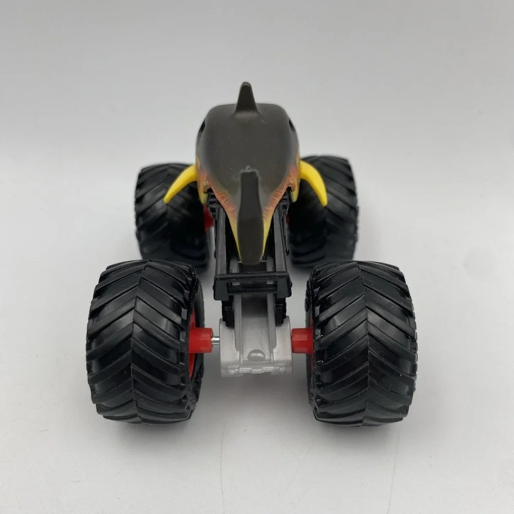 2020 Spin Master Monster Jam Fire & Ice Megalodon Truck BKT Tires Monster Truck‎